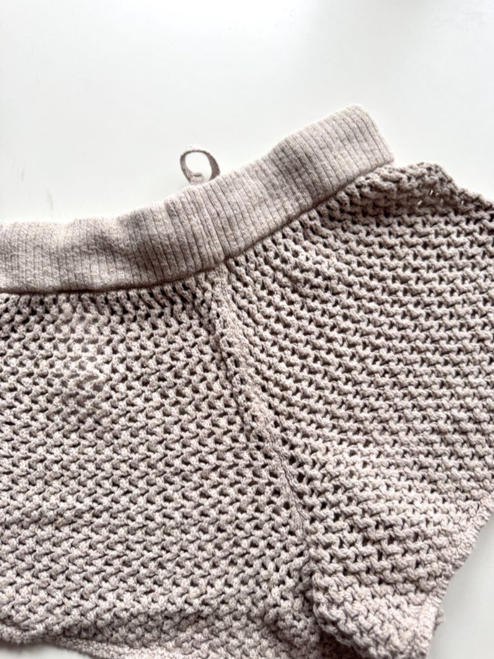 ABERCROMBIE & FITCH Taupe Cotton Blend Crochet Open Knit Cover-Up Shorts, Size M - Picture 5 of 8